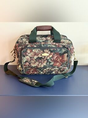 Ricardo Beverly Hills Vintage Floral Tapestry Travel Bag Weekender Carry On 16”